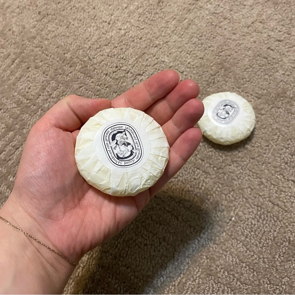 New {Diptyque} Shampoo Bar and Body Wash Bundle | 34 Boulevard Saint Germain - Picture 3 of 13